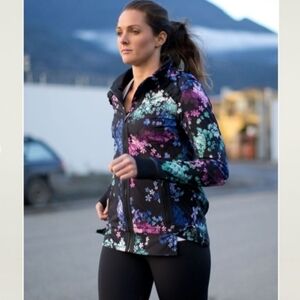 Lululemon Run: Bandit Jacket In Petal Pop Multi / Black.